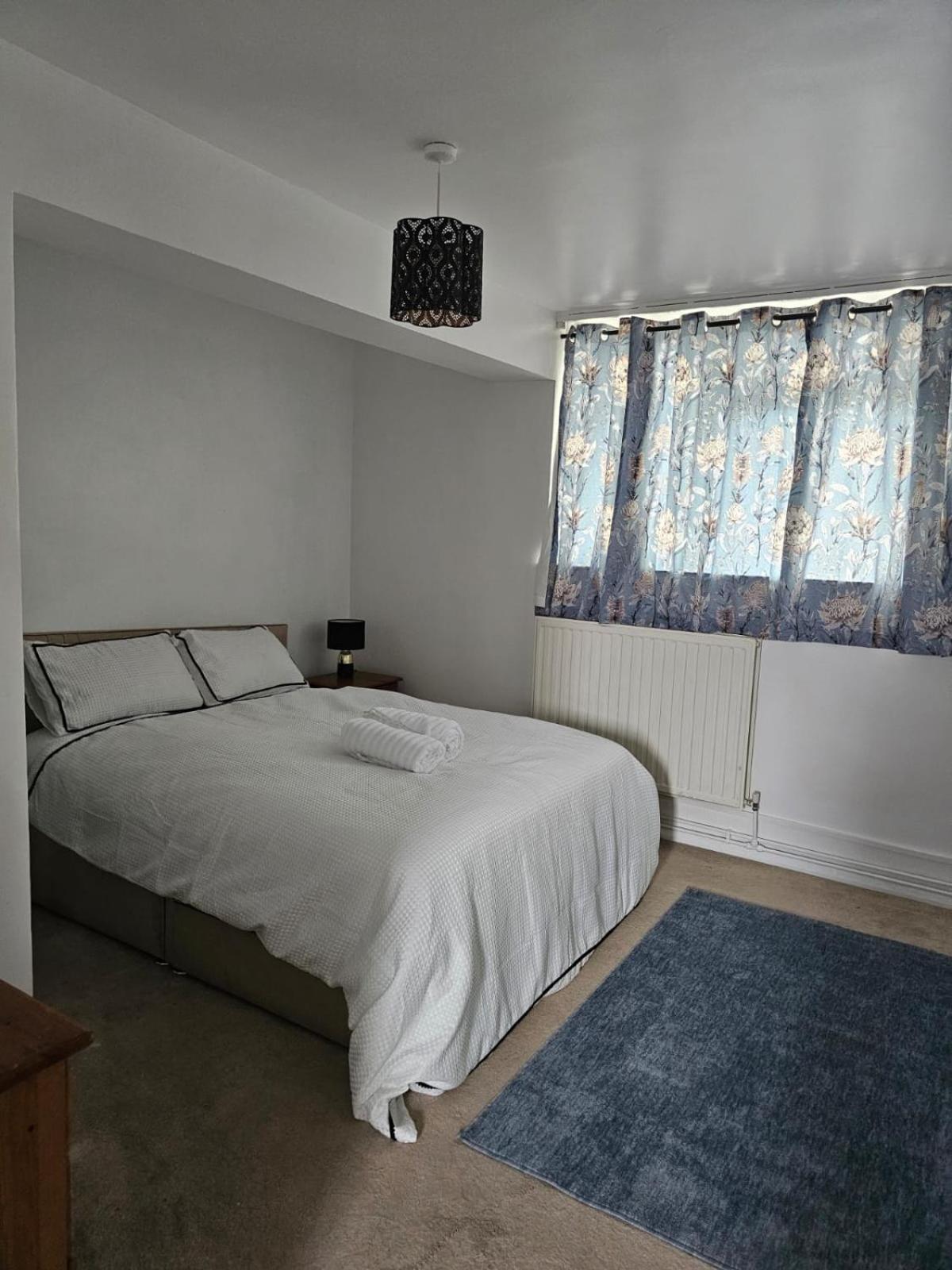 Holiday Apartment Лондон Экстерьер фото
