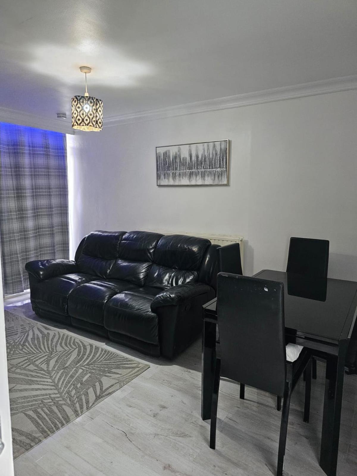 Holiday Apartment Лондон Экстерьер фото